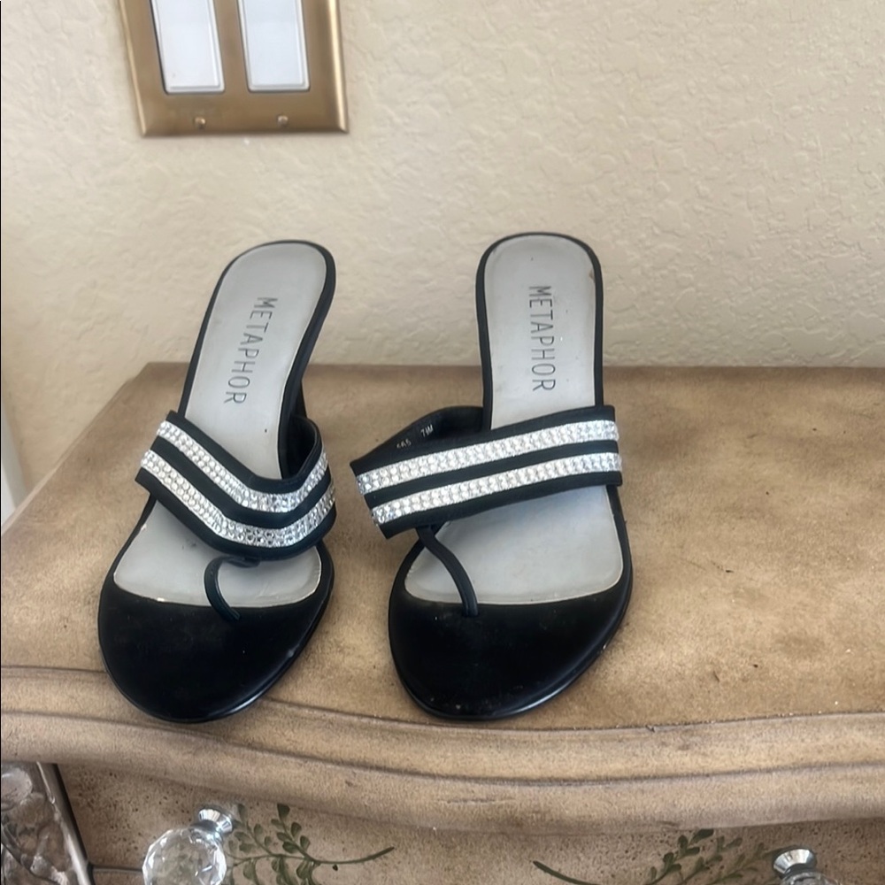 Metaphor Black Sandals with Open-Toe Design and Three Straps